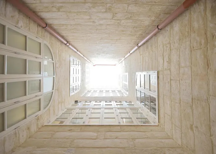 Grand Harbour Apartments