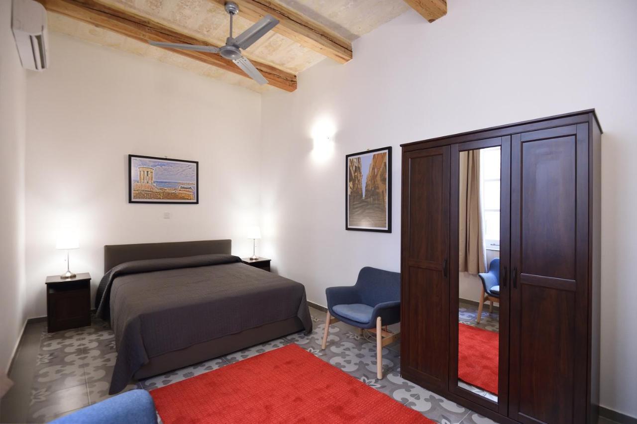 Grand Harbour Apartment