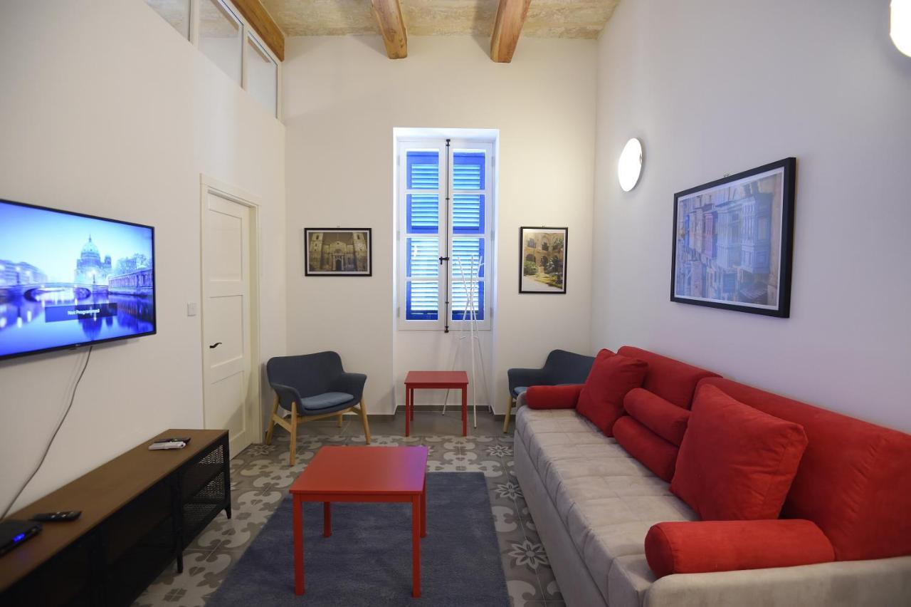 Grand Harbour Apartment *