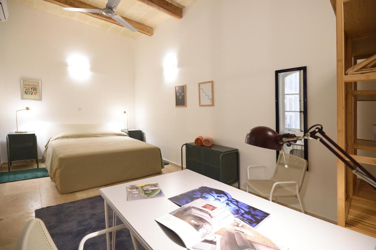 Grand Harbour Apartment *