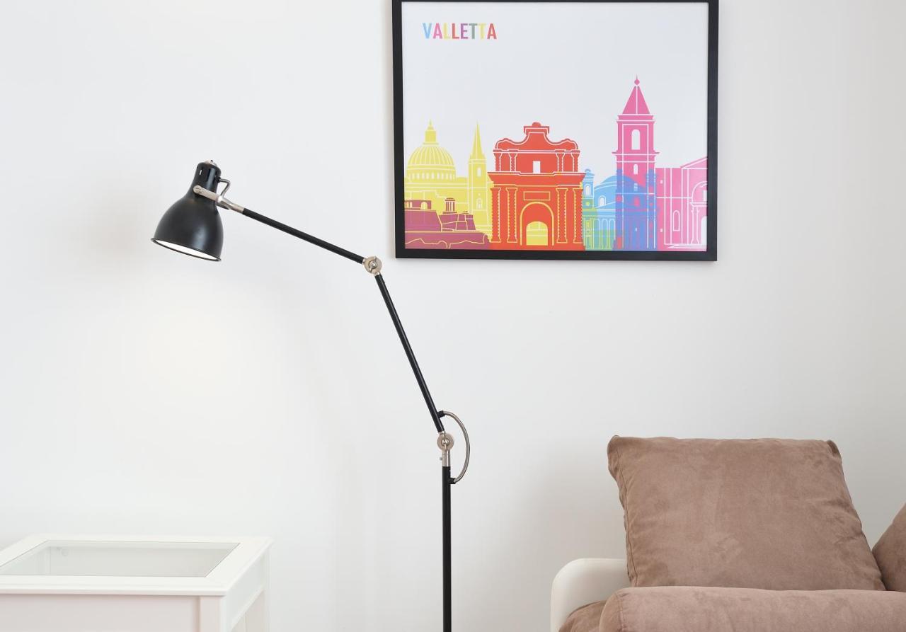 Grand Harbour Apartment *