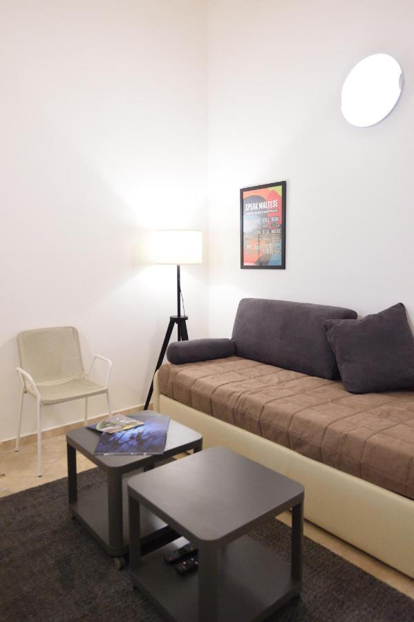 Grand Harbour Apartment