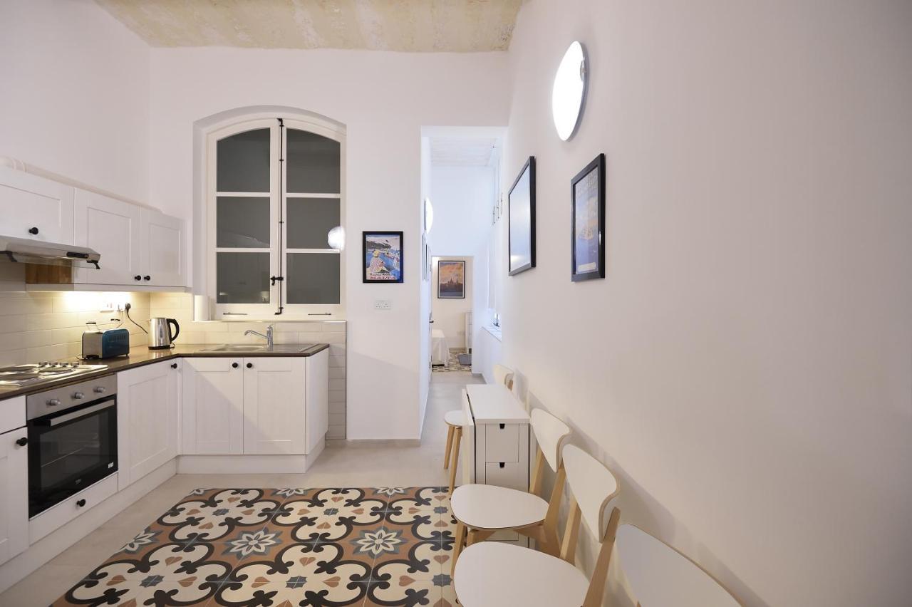Grand Harbour Apartment
